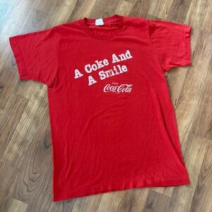 vintage 1980s Coca-Cola "A Coke And A Smile" T-Shirt Size Small